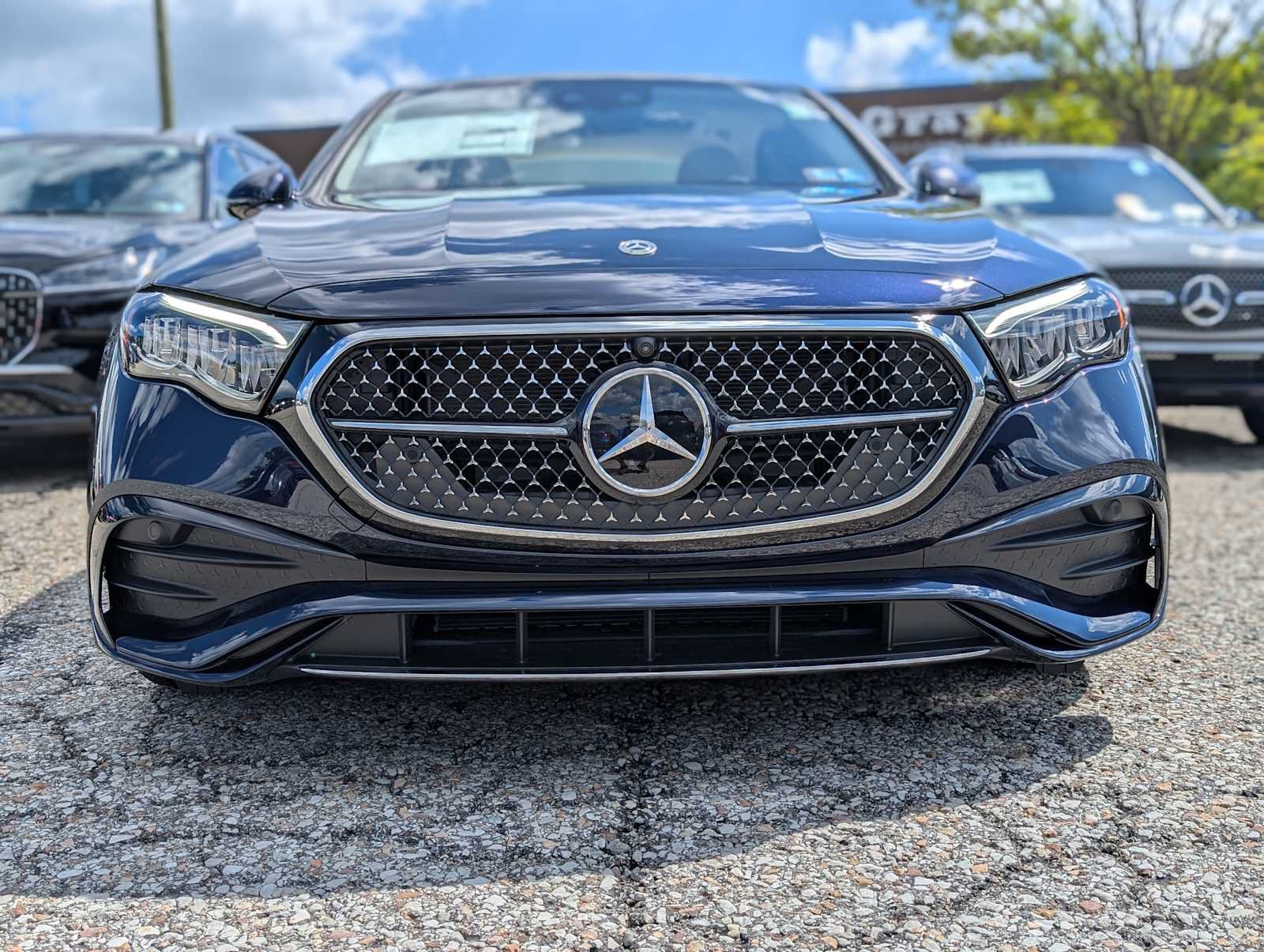 New 2027 Mercedes-Benz E 350 4MATIC Sedan image 2