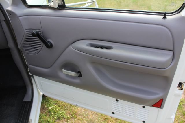 Used 1996 Ford F250 4x4 Regular Cab image 25