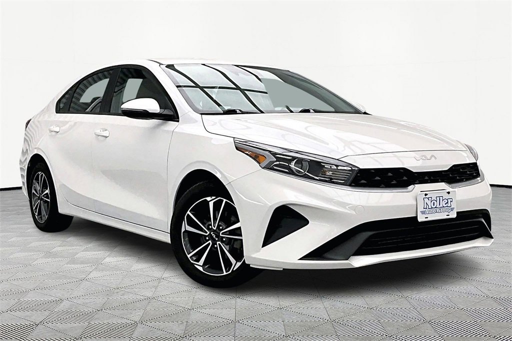 Used 2024 Kia Forte LXS w/ LXS Technology Package image 12