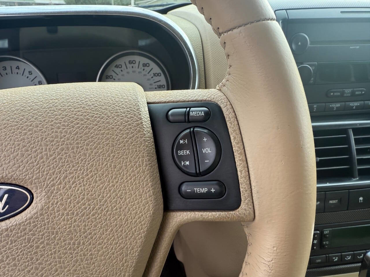 Used 2007 Ford Explorer Sport Trac Limited image 17