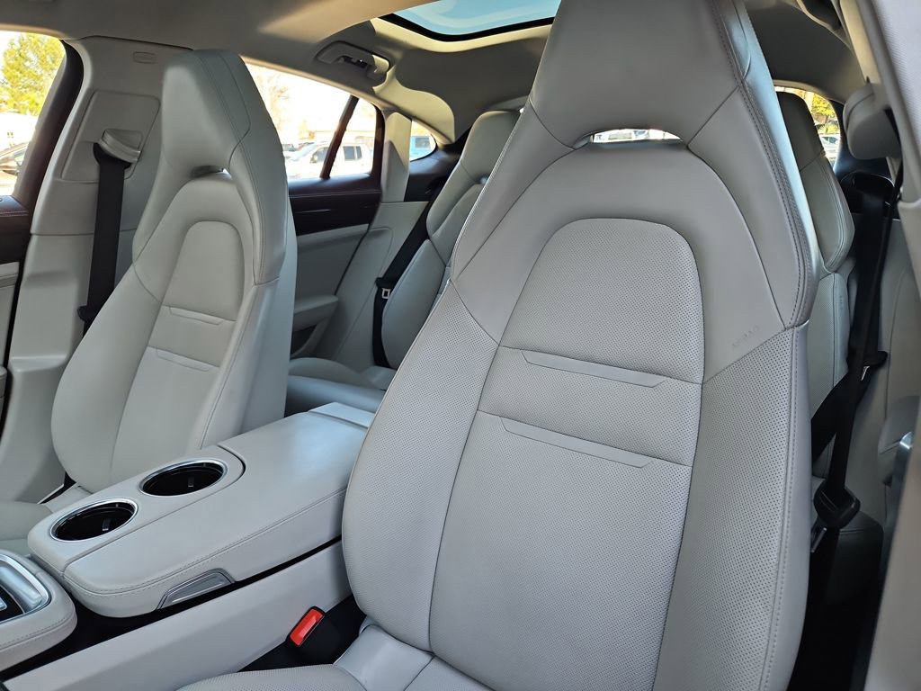 Used 2018 Porsche Panamera image 24