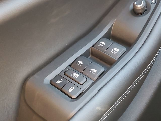 New 2025 Jeep Grand Cherokee Altitude image 13