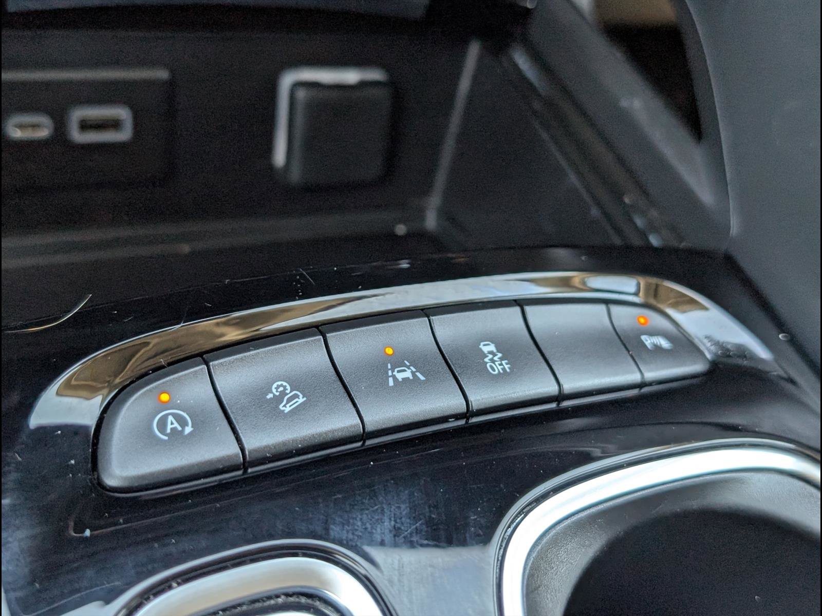 Used 2023 Buick Envision Essence AWD/4WD image 16