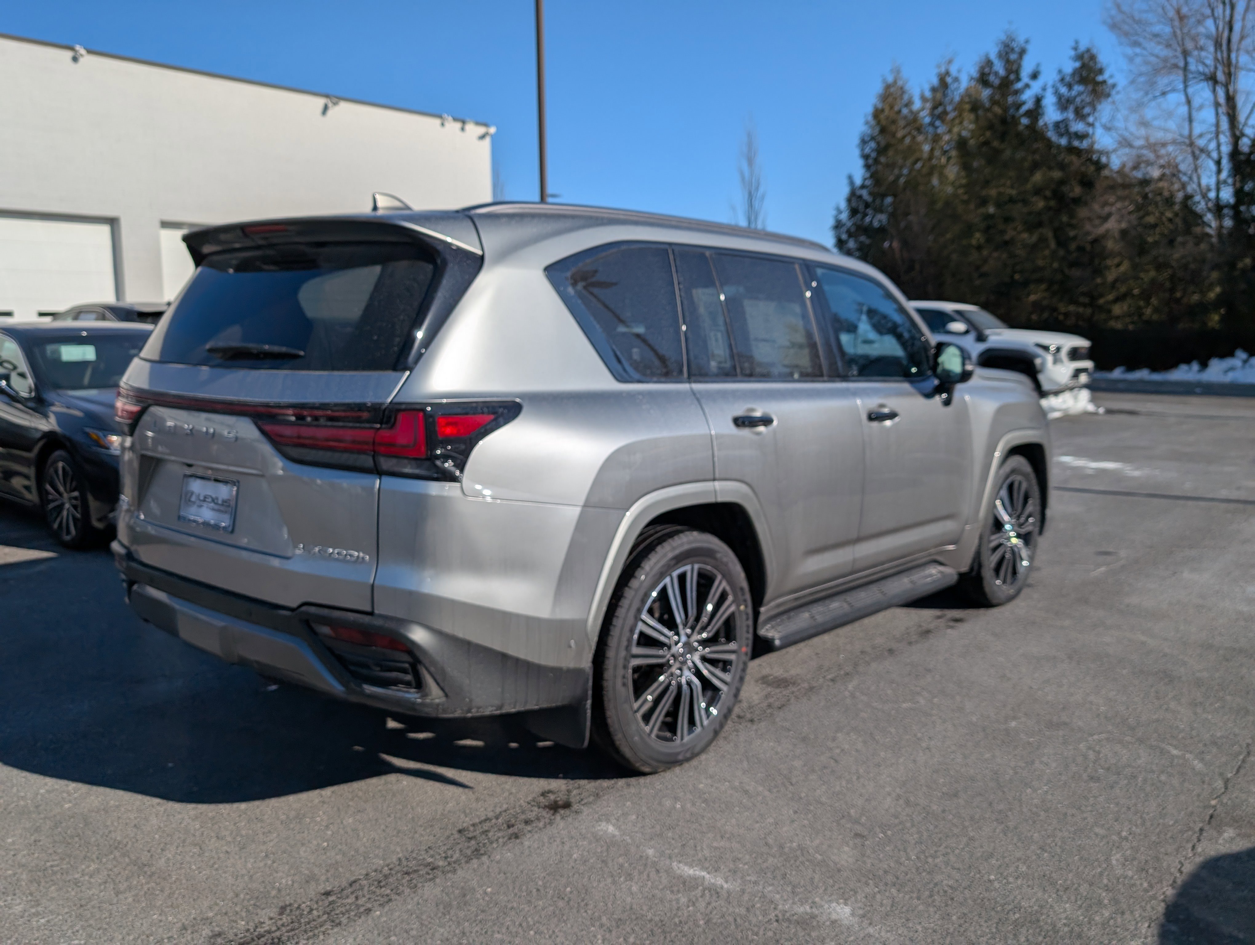 New 2026 Lexus LX 700h Luxury image 2