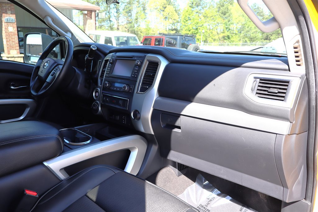 Used 2016 Nissan Titan PRO-4X AWD/4WD image 30