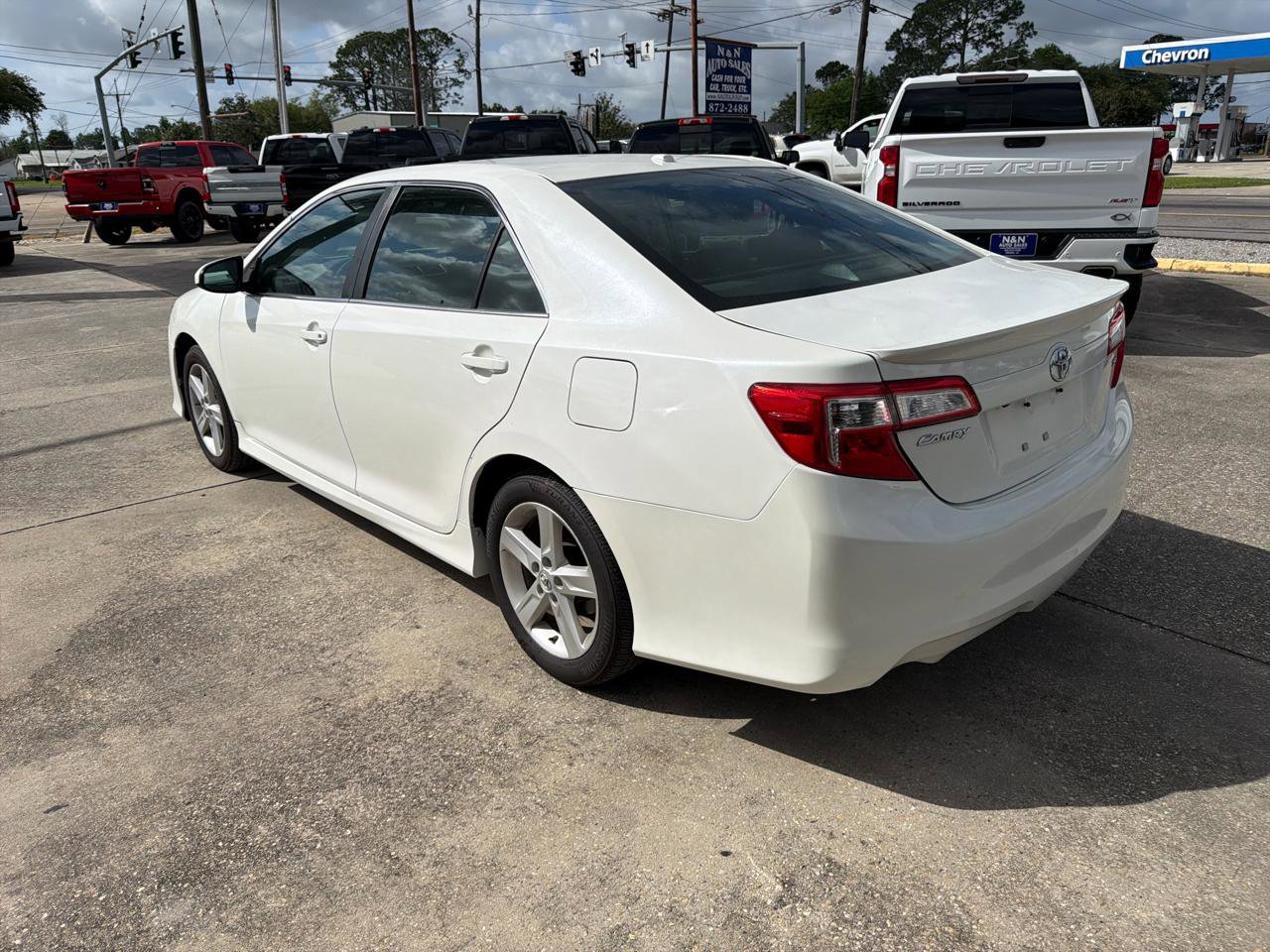 Used 2014 Toyota Camry SE image 6