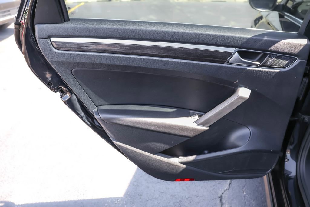 Used 2016 Volkswagen Passat 1.8T SE image 24