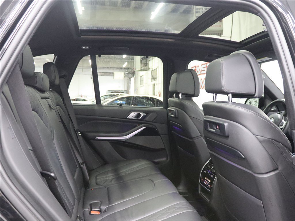 Used 2020 BMW X5 M50i w/ Executive Package AWD/4WD image 22