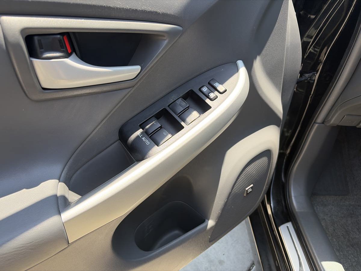 Used 2011 Toyota Prius Four w/ Solar Roof Pkg FWD image 7