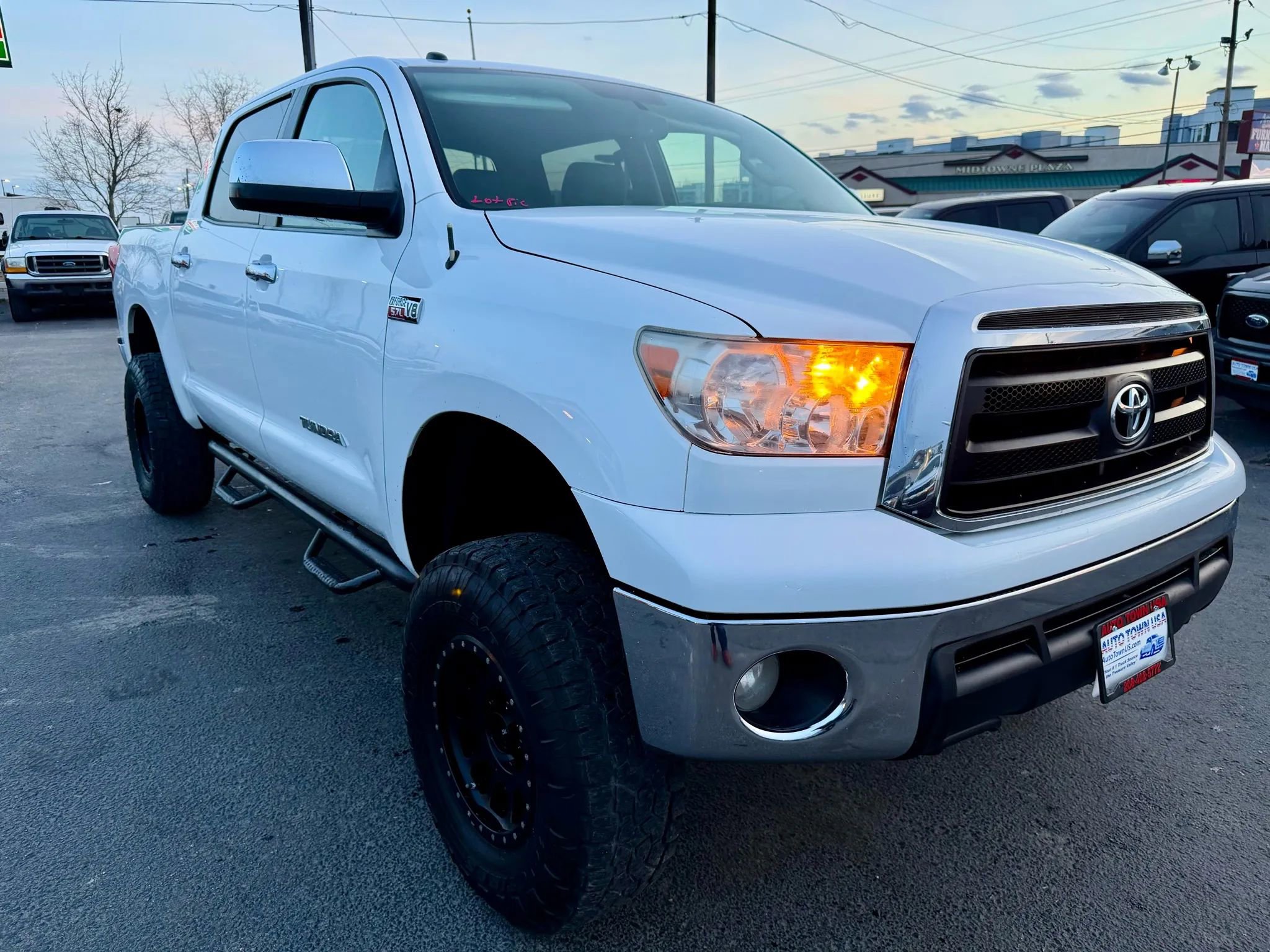 Used 2012 Toyota Tundra 4x4 CrewMax w/ Tow Pkg image 8