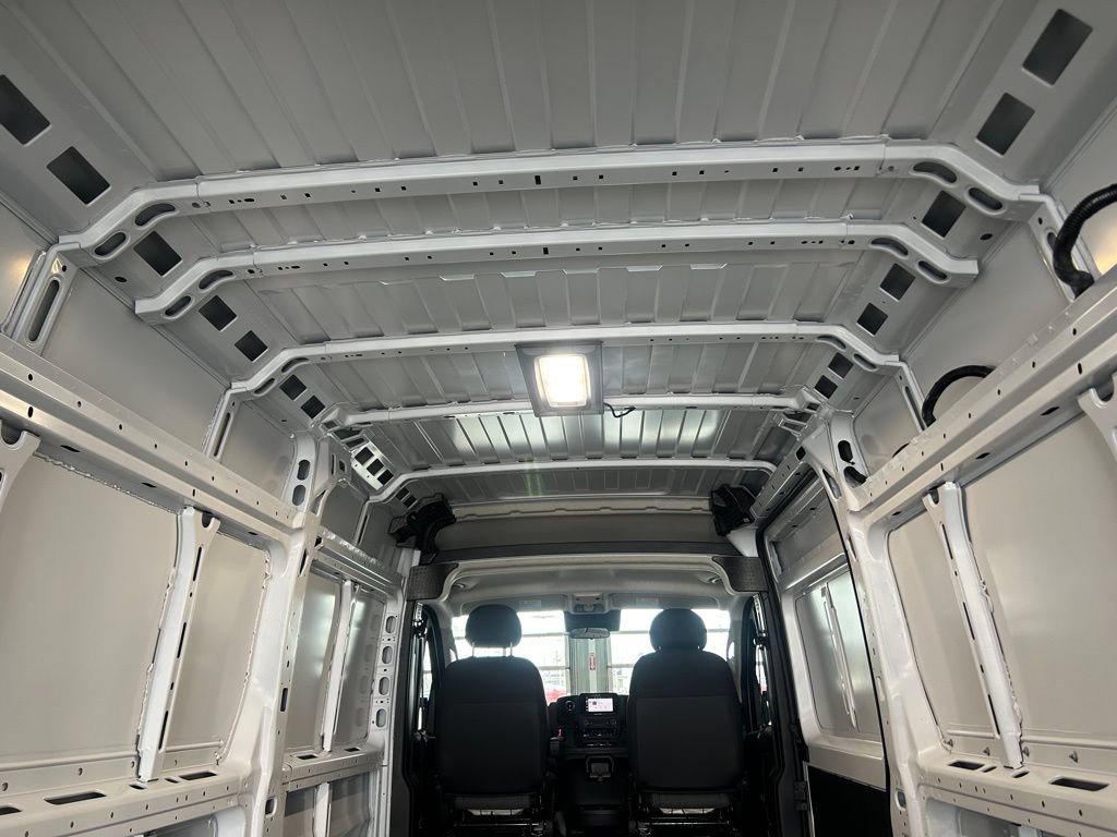 New 2025 RAM ProMaster 2500 w/ Convenience Group FWD image 15