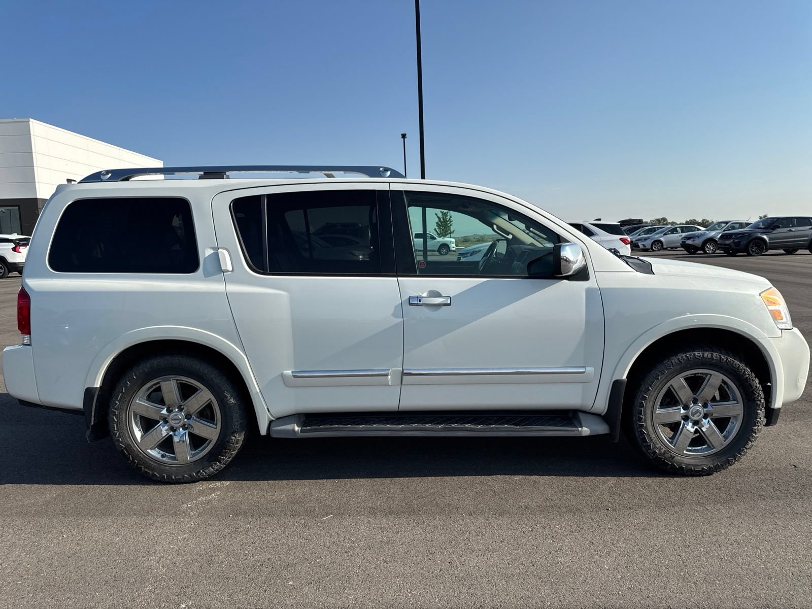 Used 2014 Nissan Armada Platinum AWD/4WD image 8