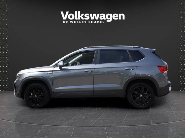 Certified 2024 Volkswagen Taos SE w/ Panoramic Sunroof Package FWD image 5