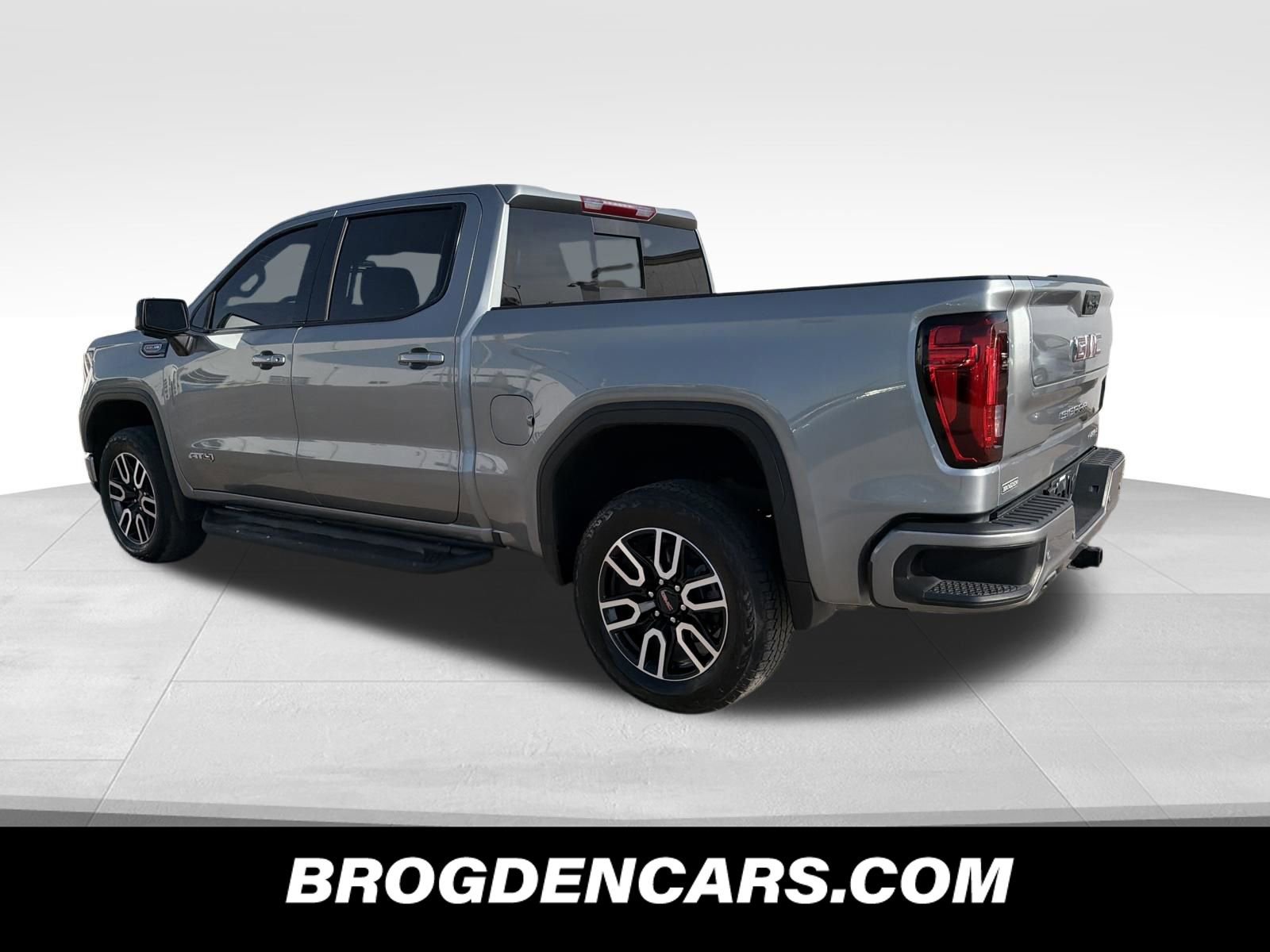 Used 2024 GMC Sierra 1500 AT4 w/ AT4 Premium Package image 6