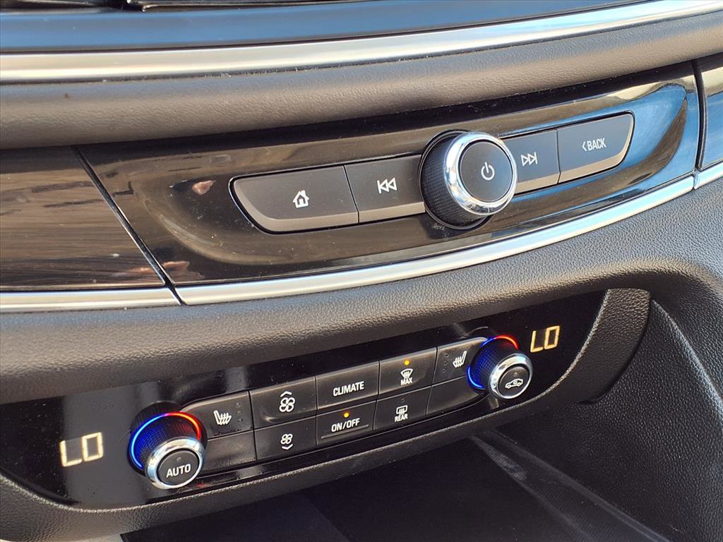 Used 2023 Buick Enclave Essence FWD image 7