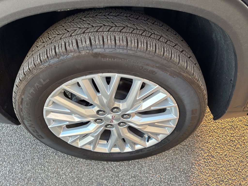 Used 2026 GMC Acadia Elevation w/ Elevation Premium Package FWD image 11