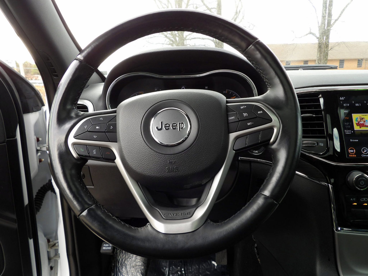 Used 2021 Jeep Grand Cherokee Limited image 51