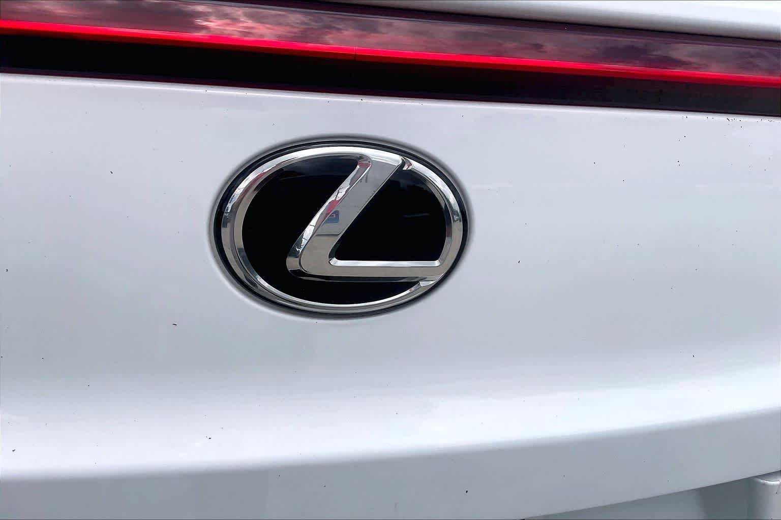 Used 2022 Lexus UX 200 F Sport w/ Accessory Package (Z2) FWD image 31