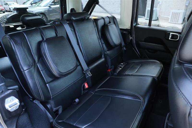 Used 2022 Jeep Wrangler Unlimited Sahara w/ Cold Weather Group image 11