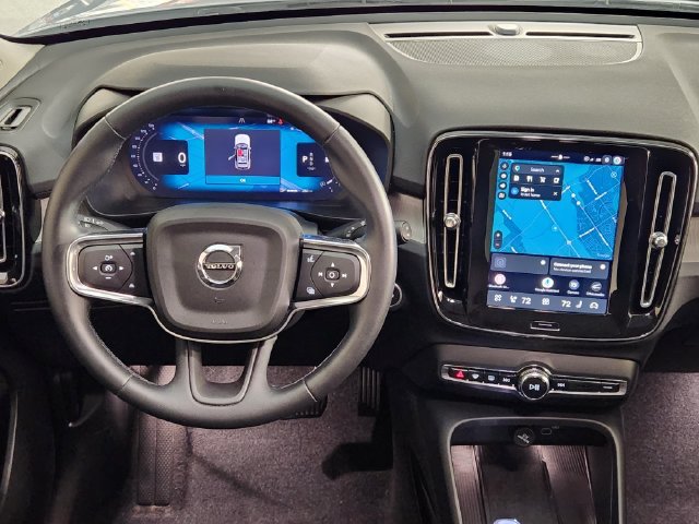 Certified 2026 Volvo XC40 B5 Plus AWD/4WD image 27