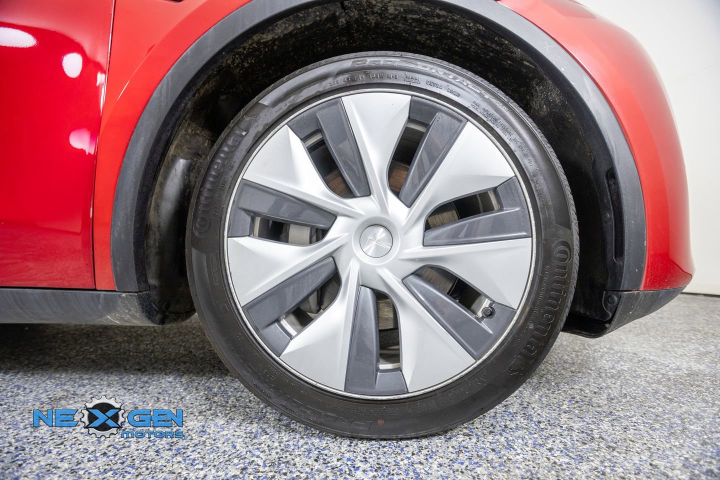 Used 2023 Tesla Model Y Long Range AWD/4WD image 41
