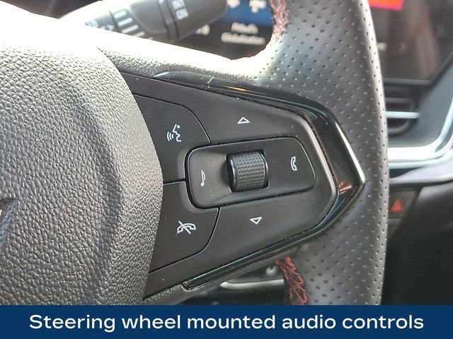 Used 2025 Chevrolet Trax RS w/ Sunroof Package image 8