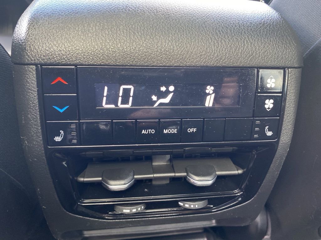 Used 2023 Jeep Grand Cherokee L Limited image 24