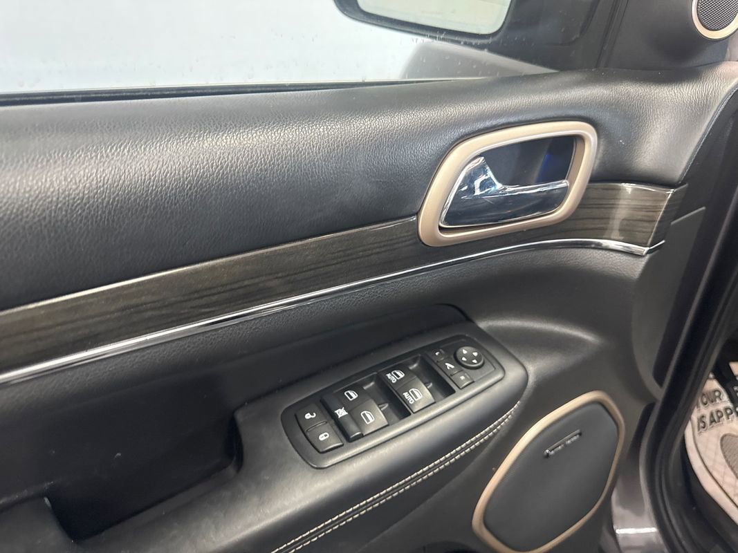 Used 2015 Jeep Grand Cherokee Overland image 10
