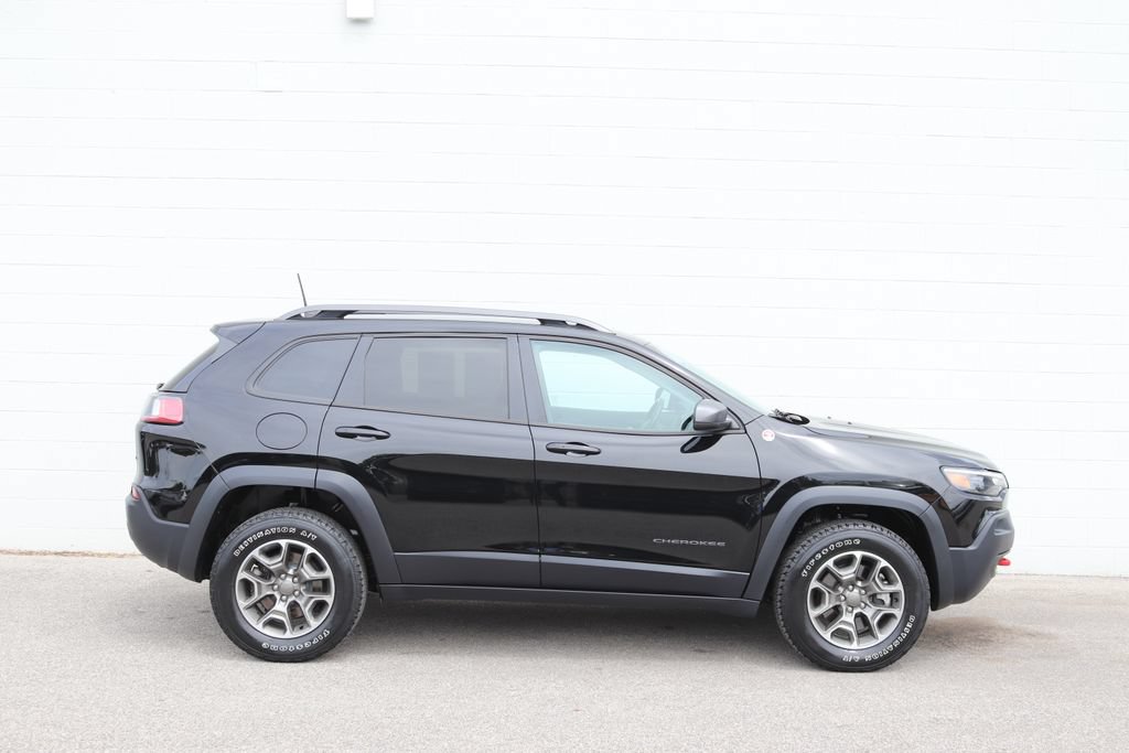 Used 2021 Jeep Cherokee Trailhawk AWD/4WD image 5