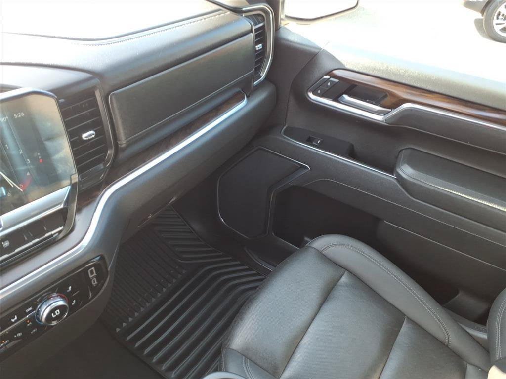 Used 2025 GMC Sierra 1500 SLT AWD/4WD image 33