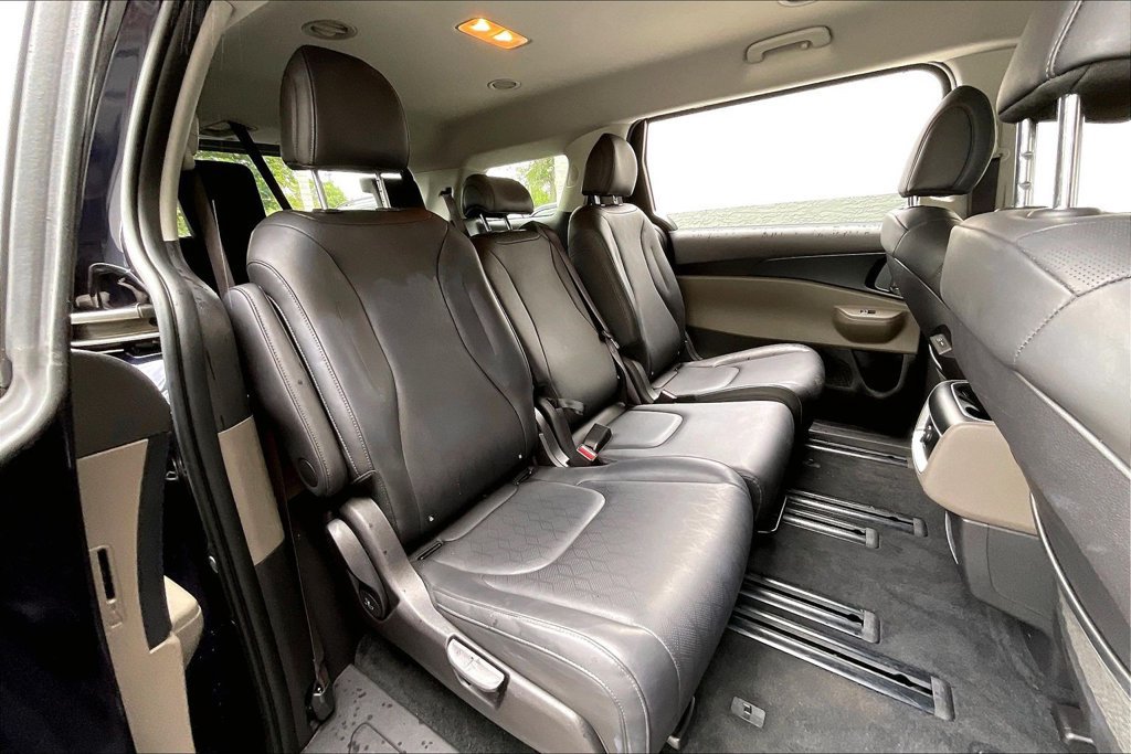 Used 2026 Kia Carnival FWD image 16