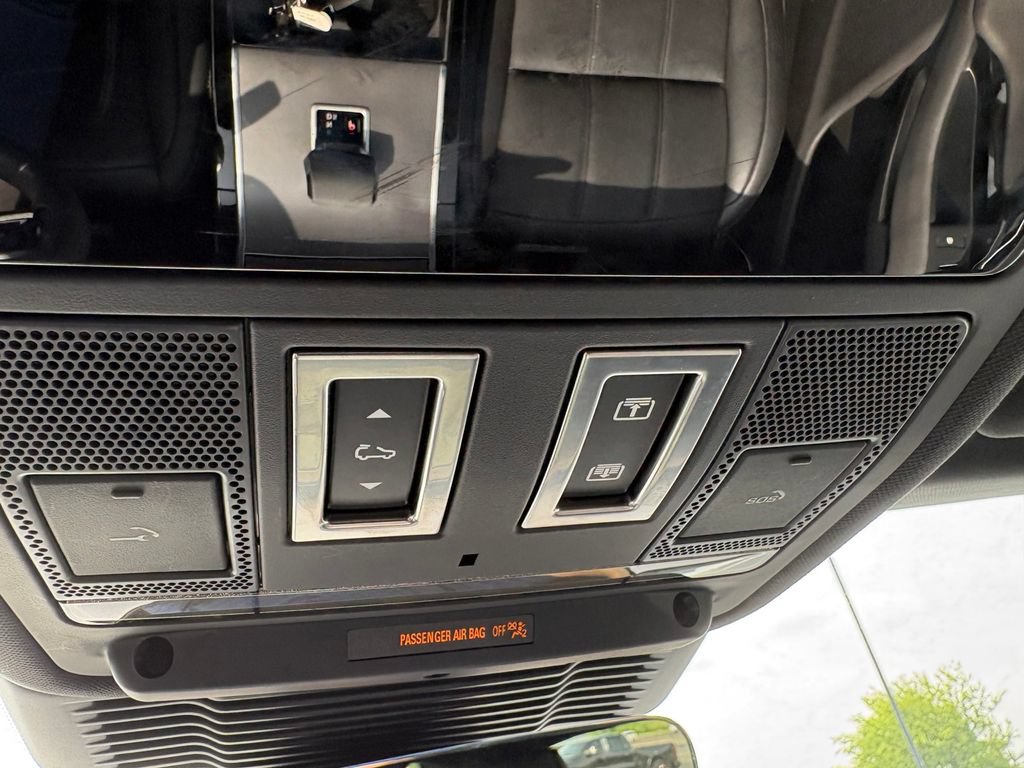 Used 2024 Land Rover Range Rover Evoque Dynamic SE AWD/4WD image 17