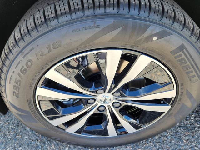 New 2025 Volvo XC60 B5 Core w/ Climate Package image 17