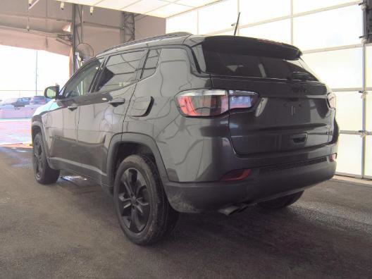 Used 2018 Jeep Compass Latitude image 2
