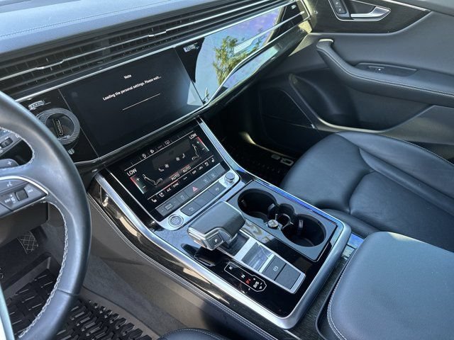 Used 2025 Audi Q8 Premium Plus AWD/4WD image 28
