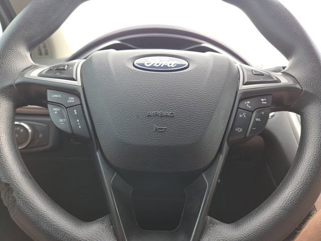 Used 2020 Ford Fusion SE image 32