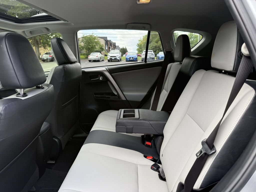 Used 2017 Toyota RAV4 Limited AWD/4WD image 17