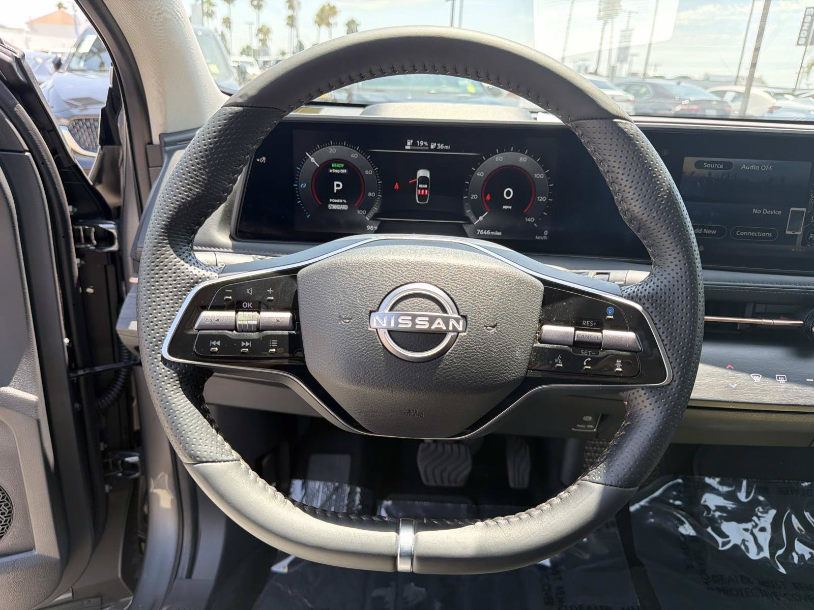 Used 2025 Nissan Ariya FWD image 8