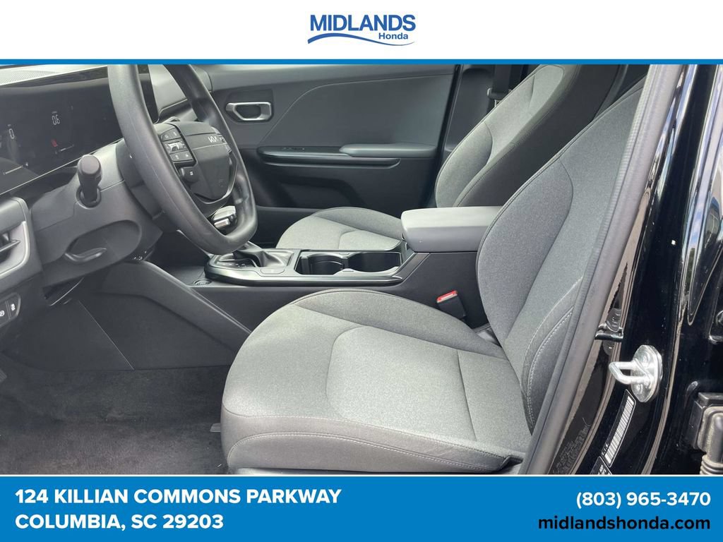 Used 2025 Kia K4 FWD image 43