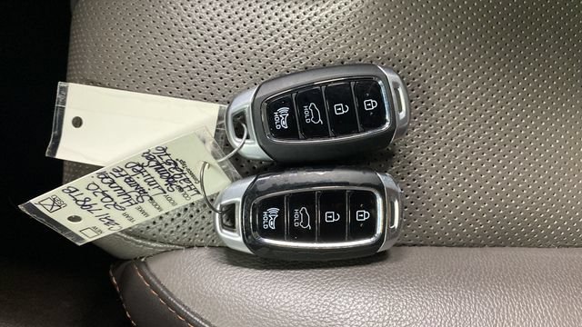 Used 2020 Hyundai Santa Fe Limited AWD/4WD image 21