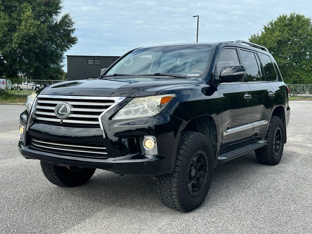 Used 2013 Lexus LX 570 4WD w/ Luxury Pkg w/Pre-crash image 1