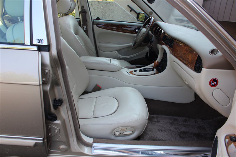 Used 2001 Jaguar XJ RWD image 31
