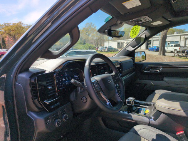 Used 2025 Chevrolet Silverado 1500 ZR2 w/ Technology Package image 19