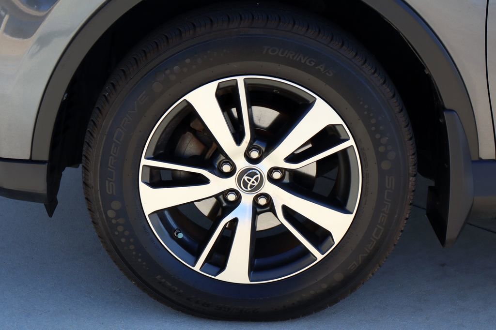 Used 2017 Toyota RAV4 XLE image 28