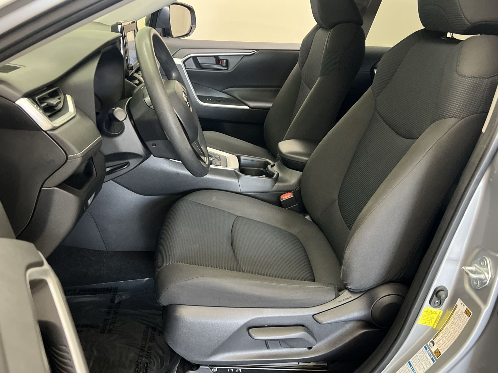 Used 2020 Toyota RAV4 LE w/ All Weather Liner Package AWD/4WD image 12