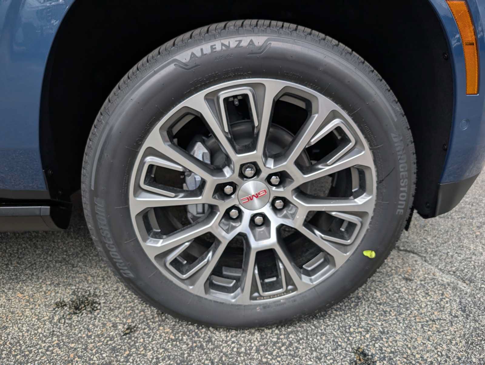 New 2026 GMC Yukon Denali w/ Denali Reserve Package AWD/4WD image 3