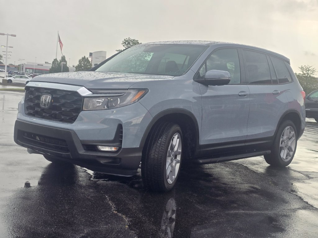 Used 2025 Honda Passport EX-L image 12