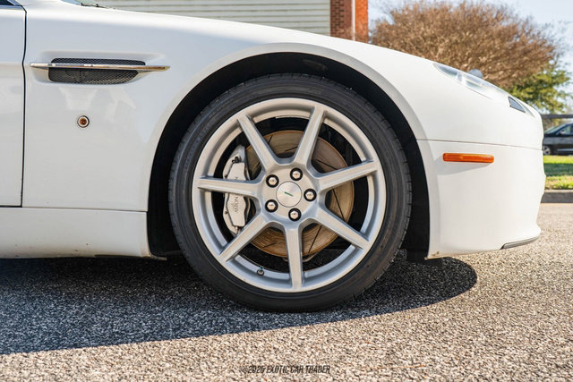 Used 2008 Aston Martin V8 Vantage Roadster 6-Speed image 11