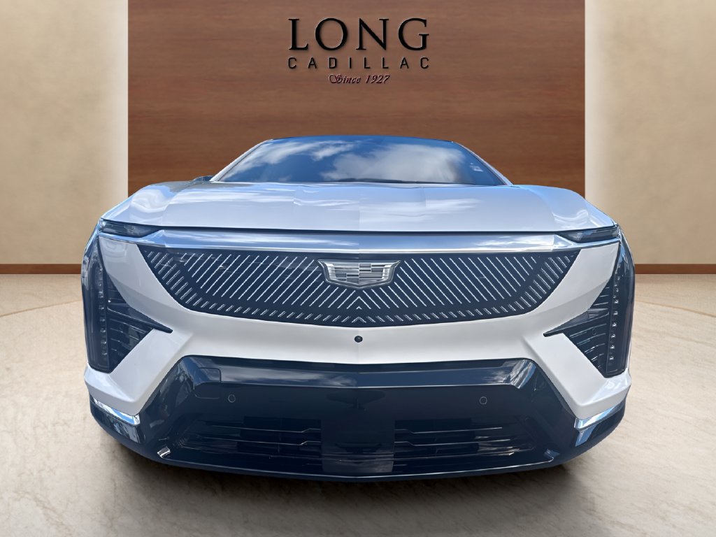 Used 2025 Cadillac Optiq Luxury 2 w/ LPO, Floor Liner Package AWD/4WD image 8