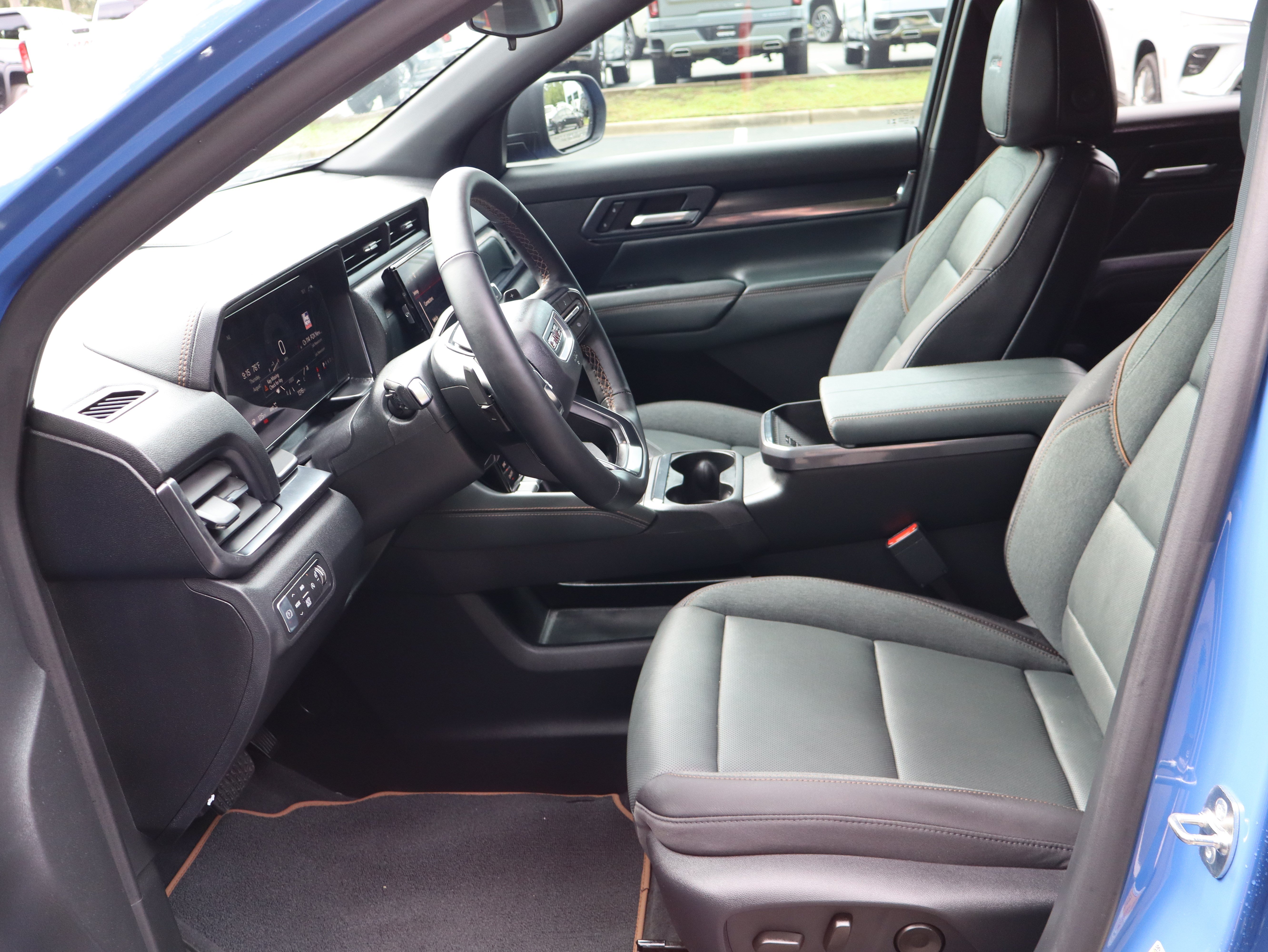 Used 2026 GMC Terrain AT4 w/ Convenience Package III AWD/4WD image 21